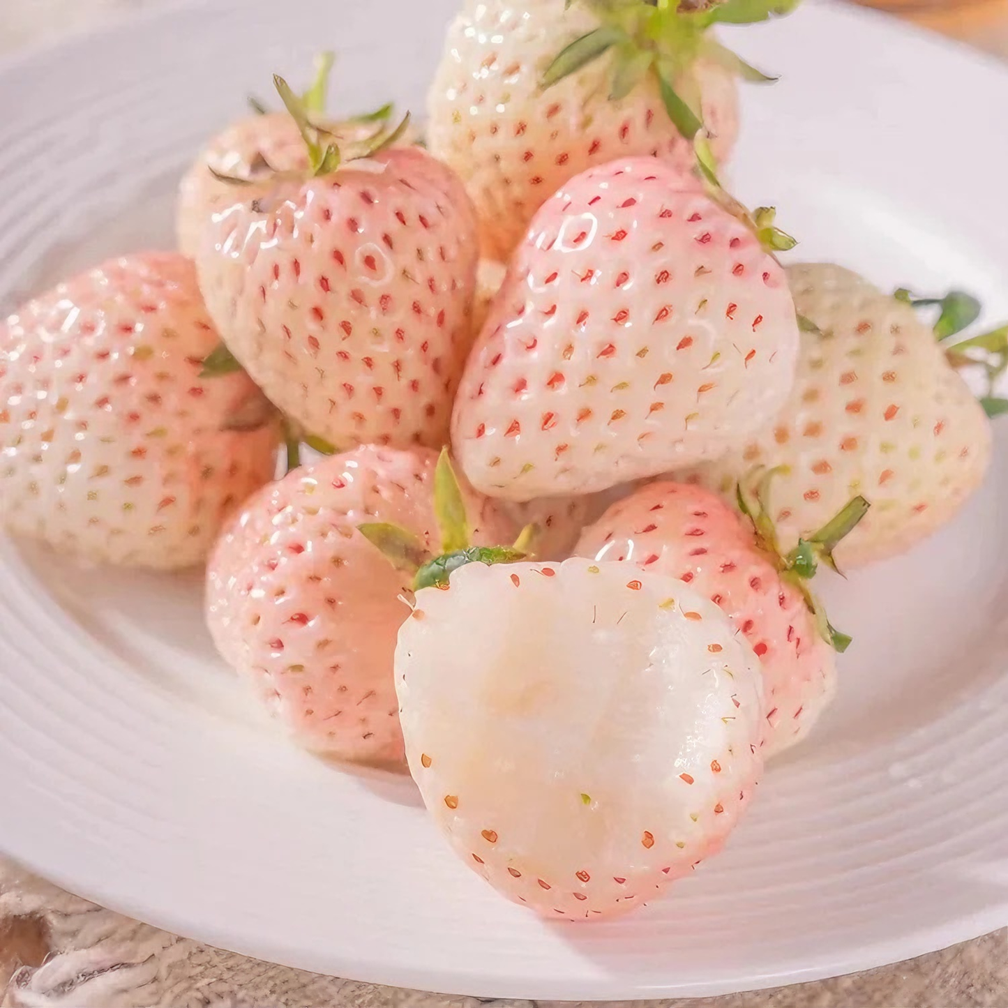 White Strawberry "Dream of shining" Seeds