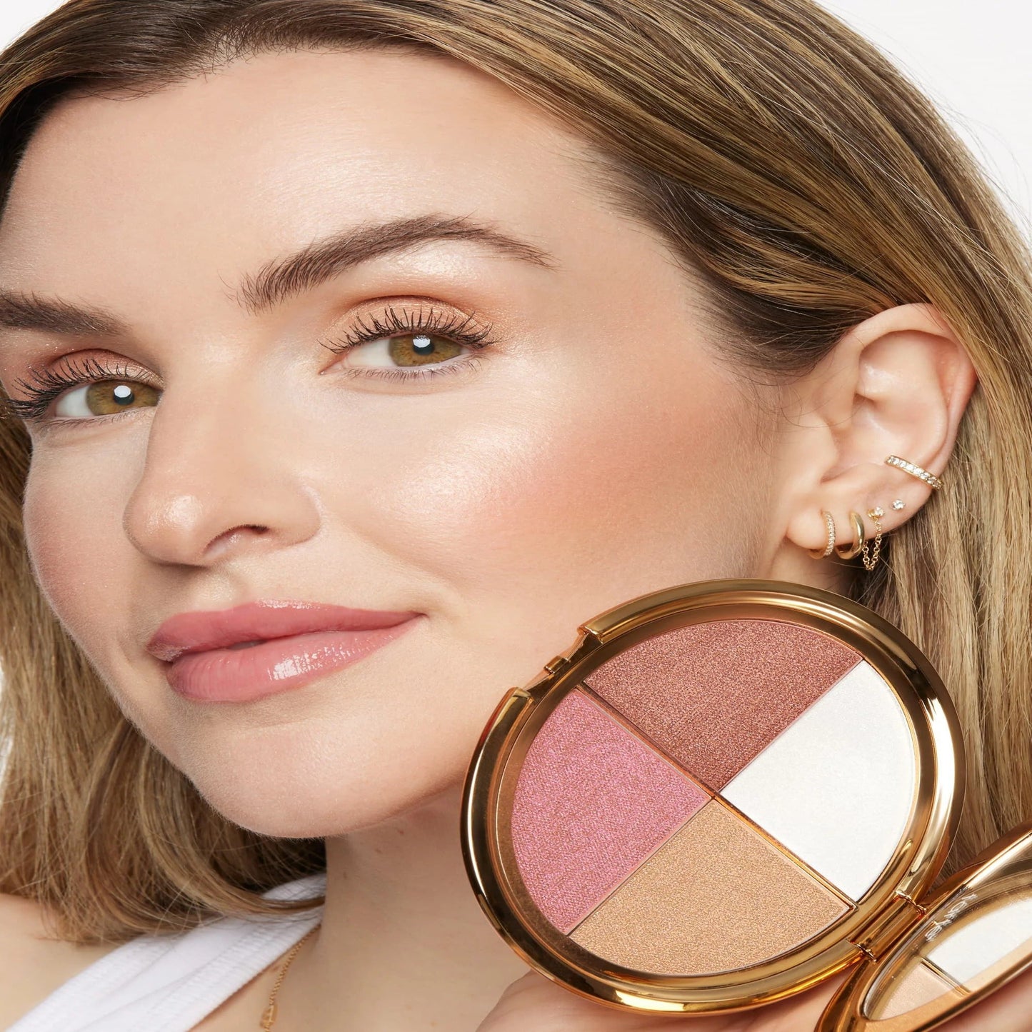 🌟 Highlighting Eye &Cheek Palette  With A Brush Free🌟